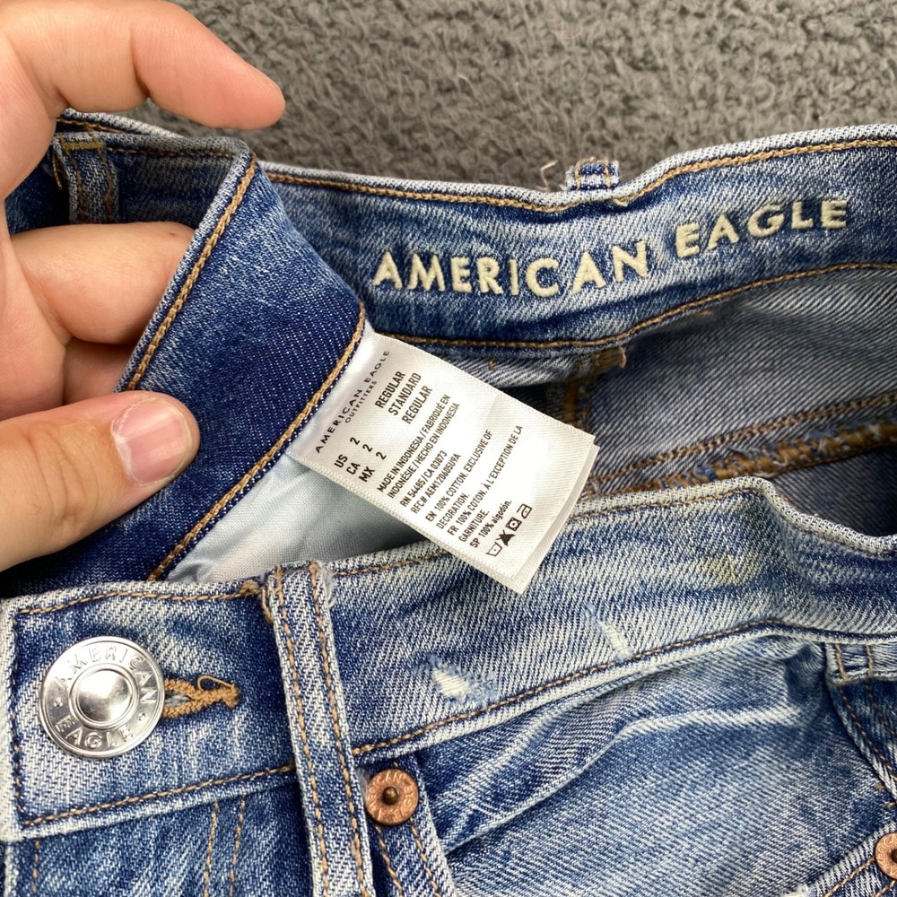 American Eagle Mom Jeans Size 2 Regular Wash Denim High Waisted Casual - Picture 2 of 8